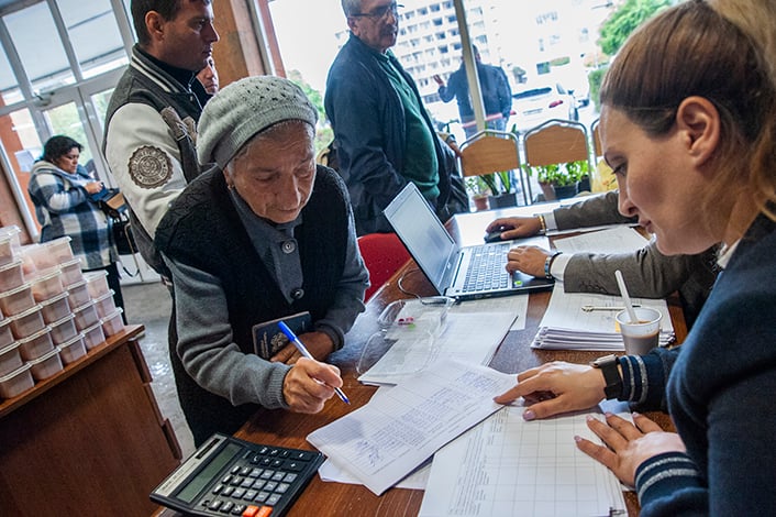 Berge Arabian Karabağ'dan Ermenistan'a göçen Ermenilerle